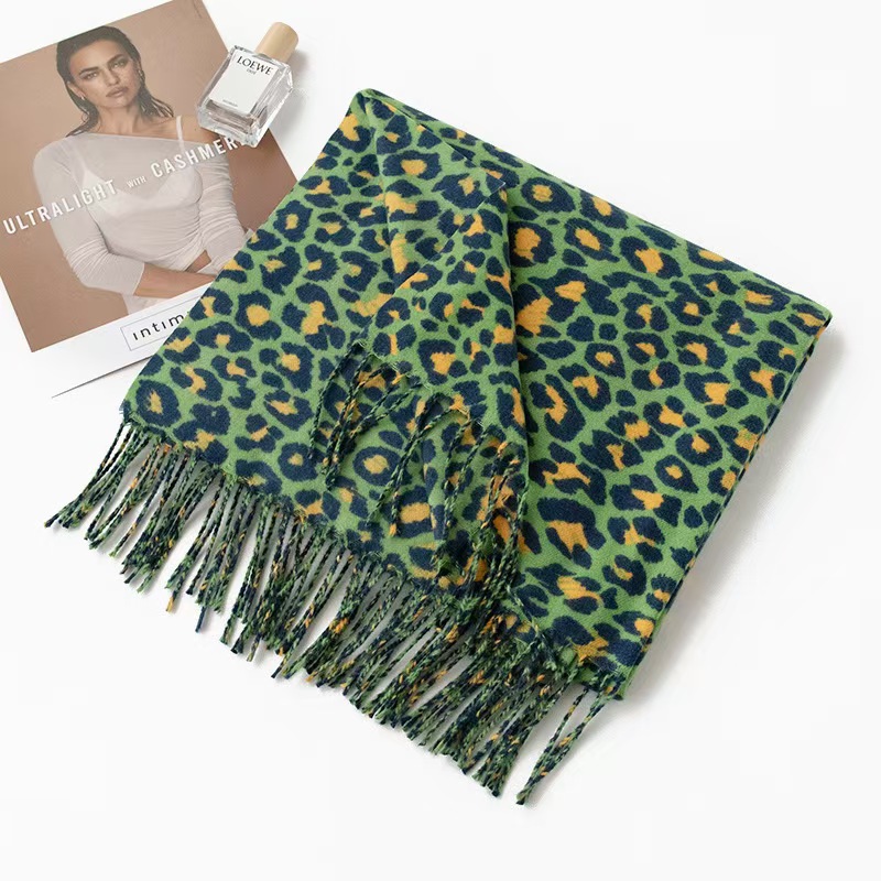 T914 new scarf leopard print ethnic style cotton and linen feel scarf female cashmere tassel travel beach towel shawl