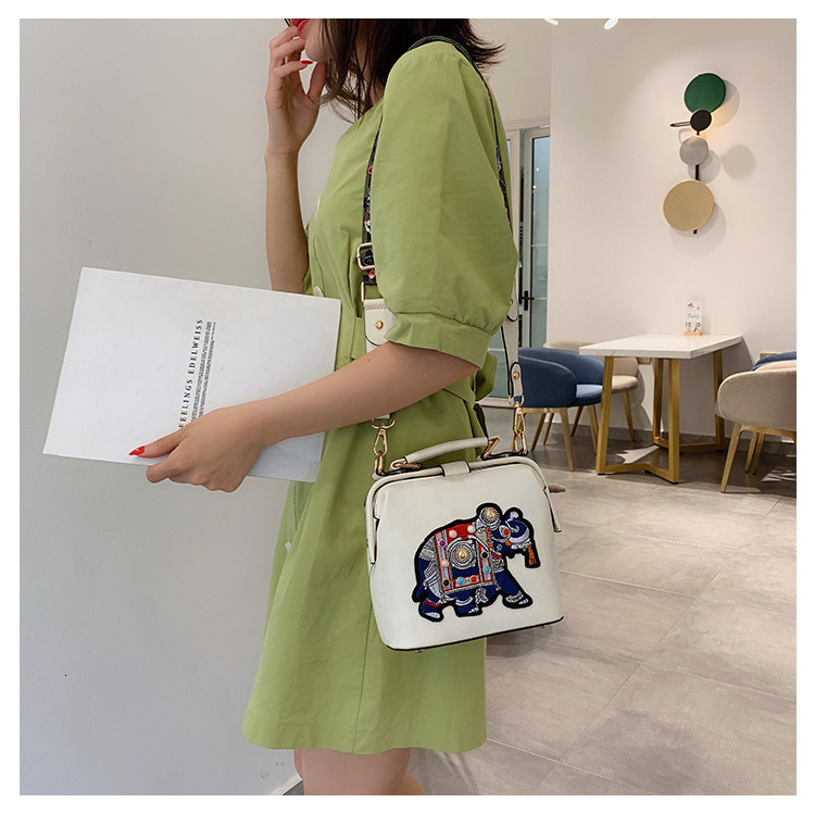 Free Shipping 2025 New Designer Bag Luxury Wallet Fashion Cartoon Handbag Shoulder Bag Korean Style Multifunctional Broadband Crossbody Bag
