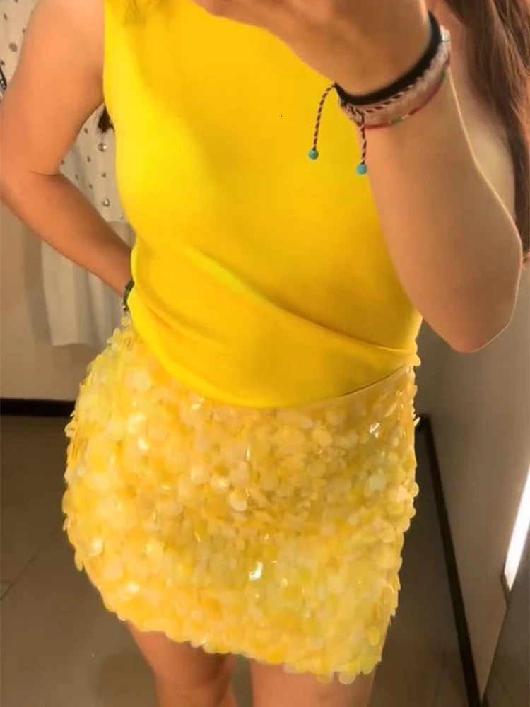 Sexy Sequin Mini Skirt Women Fashion Yellow Party Slim Hip Package Female Skirts 2025 Summer Street Club Bar Shining Lady Skirt 250529