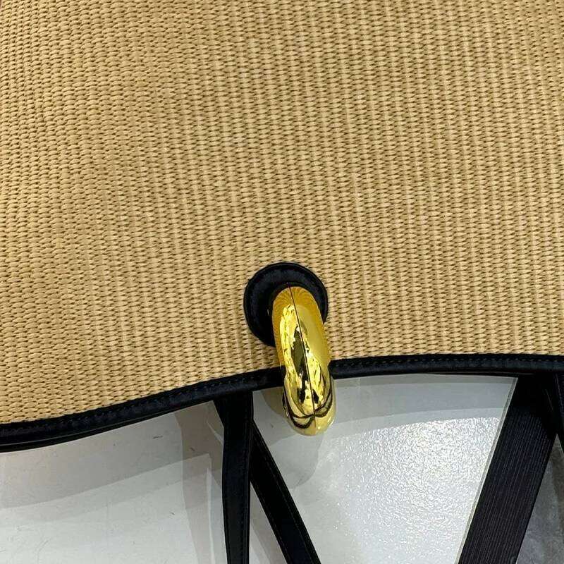 OLOEY New retro women's tote bags for spring summer 2025, stylish designer casual and multi-purpose commuter lock basket woven bag