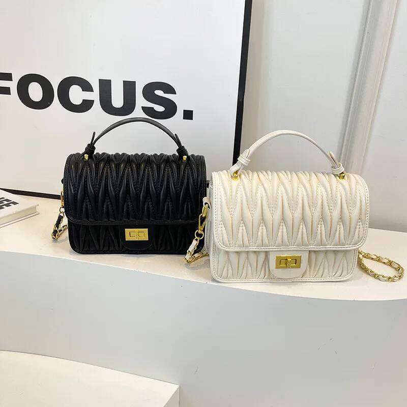 High End Pleated Shoulder Elegant Chain Crossbody Bag, Trendy Versatile, Niche And Simple Handbag Under The Armpit