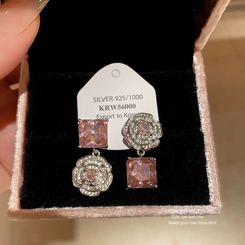 INS HOT Luxury Jewelry Designer Bracelet Zircon Flower Square Necklace Fashion Super Fairy Design Sense Clavicle Chain Forest Style Fresh Sweet Jewelr