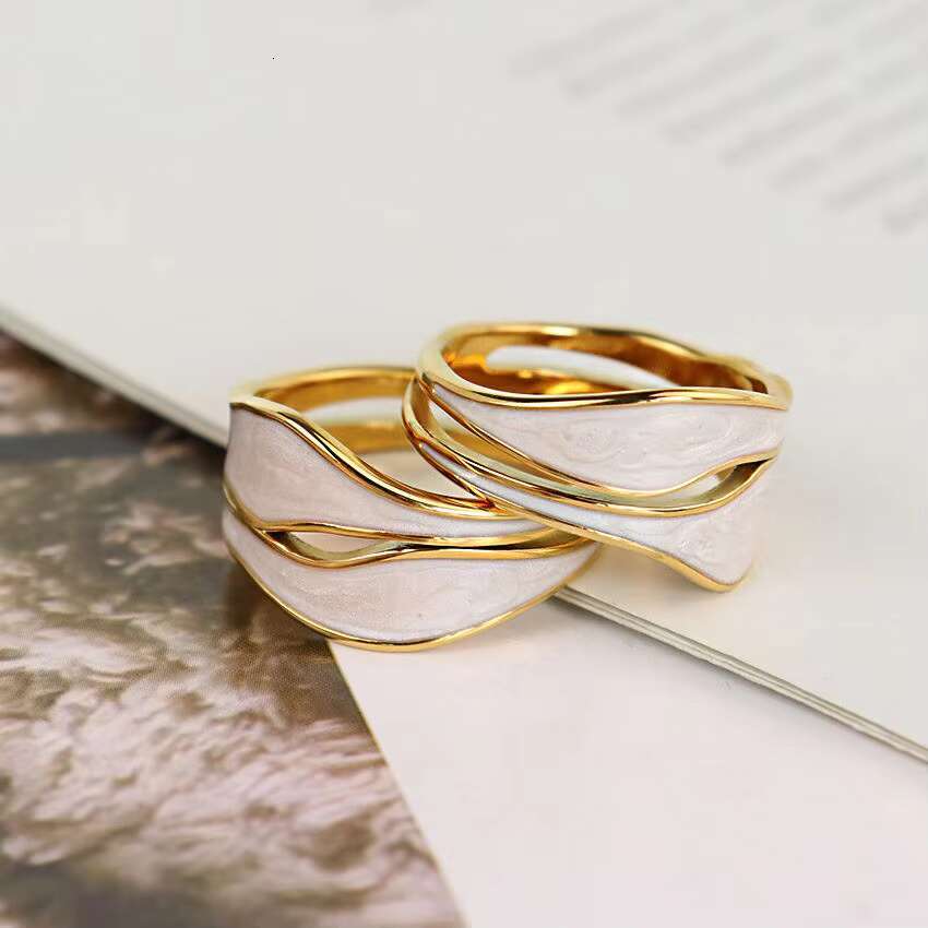 Vintage Elegant Geometric Enameled Ring High End Temperament Irregular Ring Girls Ring White Pink Color Fine Jewelry for Women