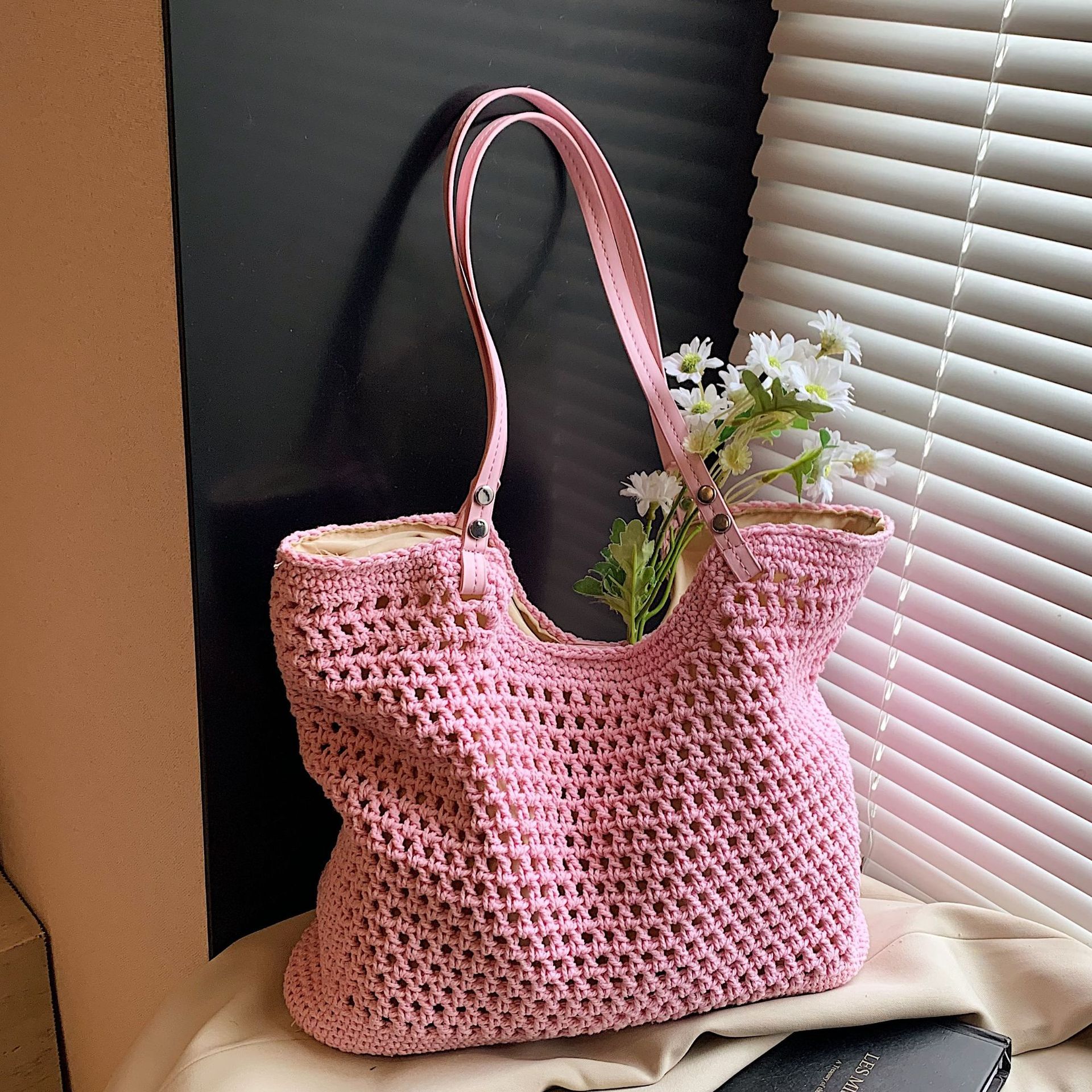 designer Casual Hollow Out Single Shoulder Cotton Woven Bag New Lazy Style Handheld Straw Bag Beach Vacation Beach Bag Women's Bag