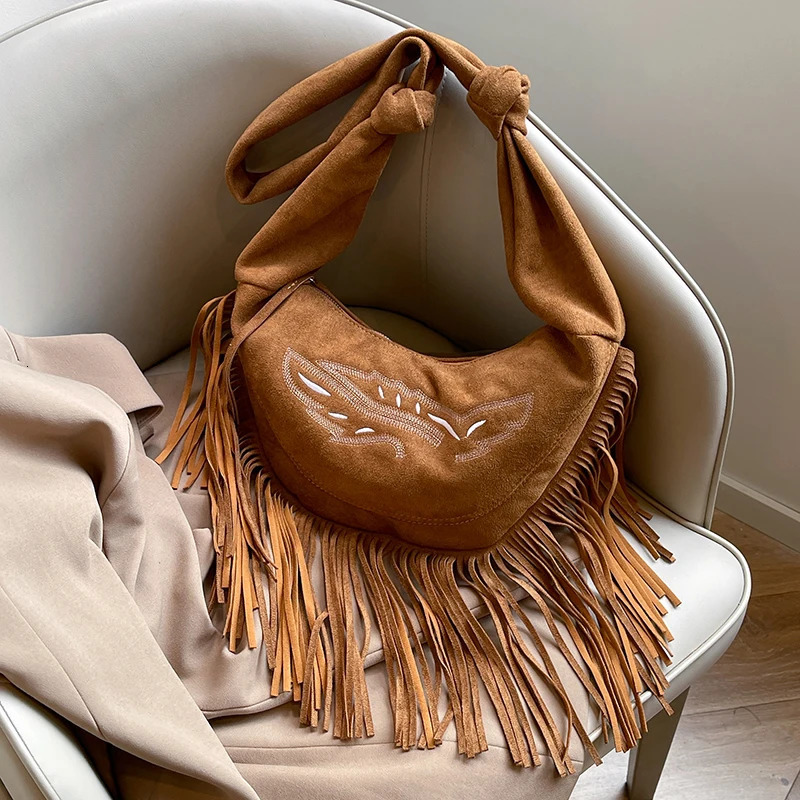 Women Suede Shoulder Bag Tassels Crossbody Bag Large Capacity Crescent Bag Trendy for Commuting Travel 250606