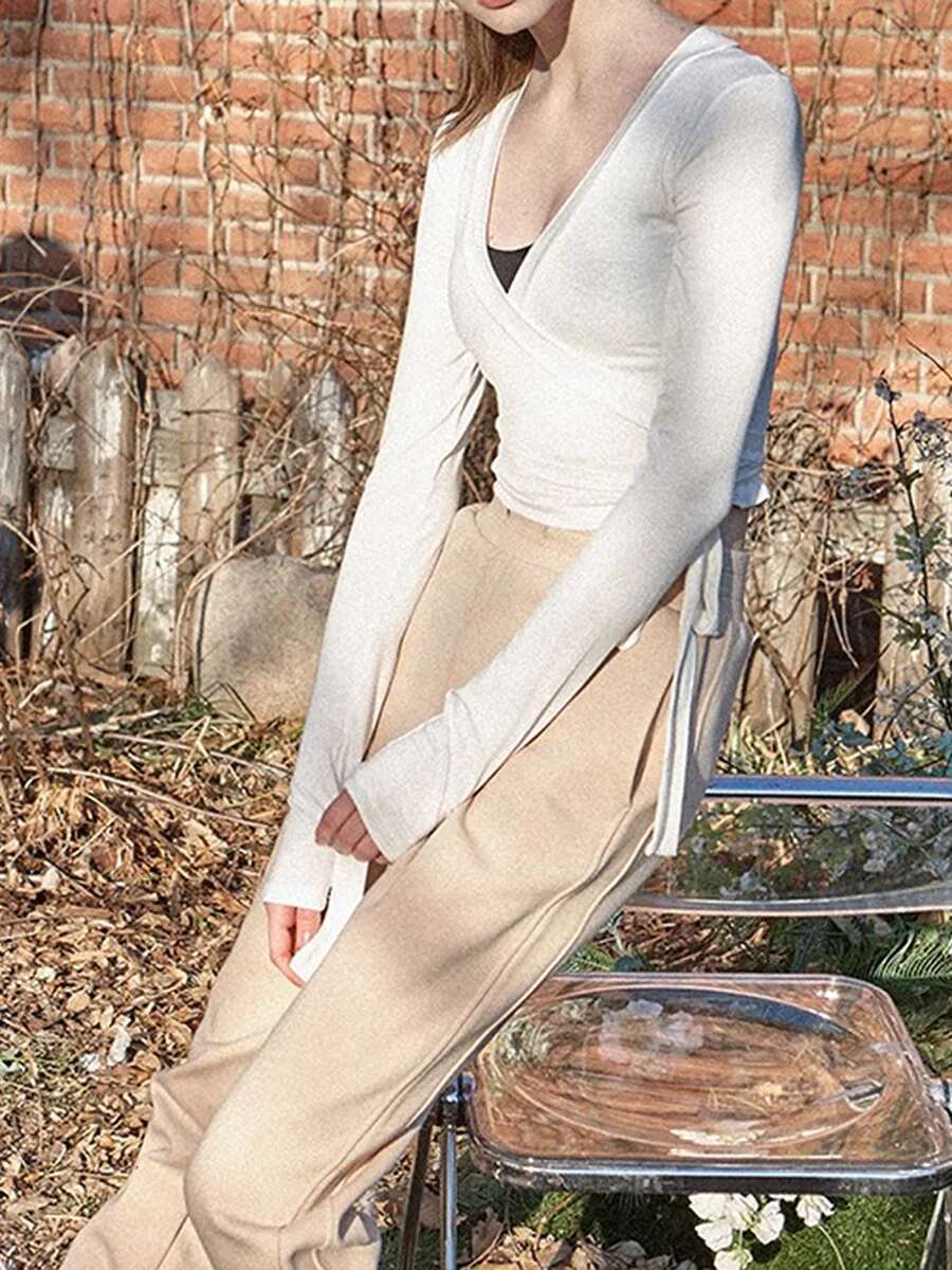 Elegant Ladies Ballet Wrap Top with v Neckline and Tie-up Detail Fit Long Sleeve Crop Cardigan in Solid Color