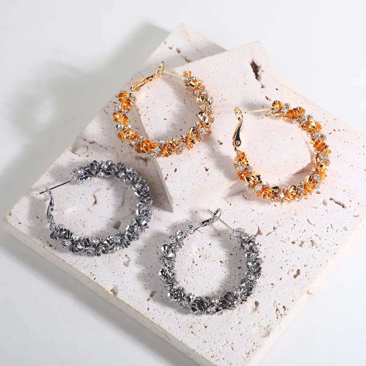 Fashion Non Tarnish Hypoallergenic Earrings Wholesale Gold Plated Flower Charm Hoop Earrings Women