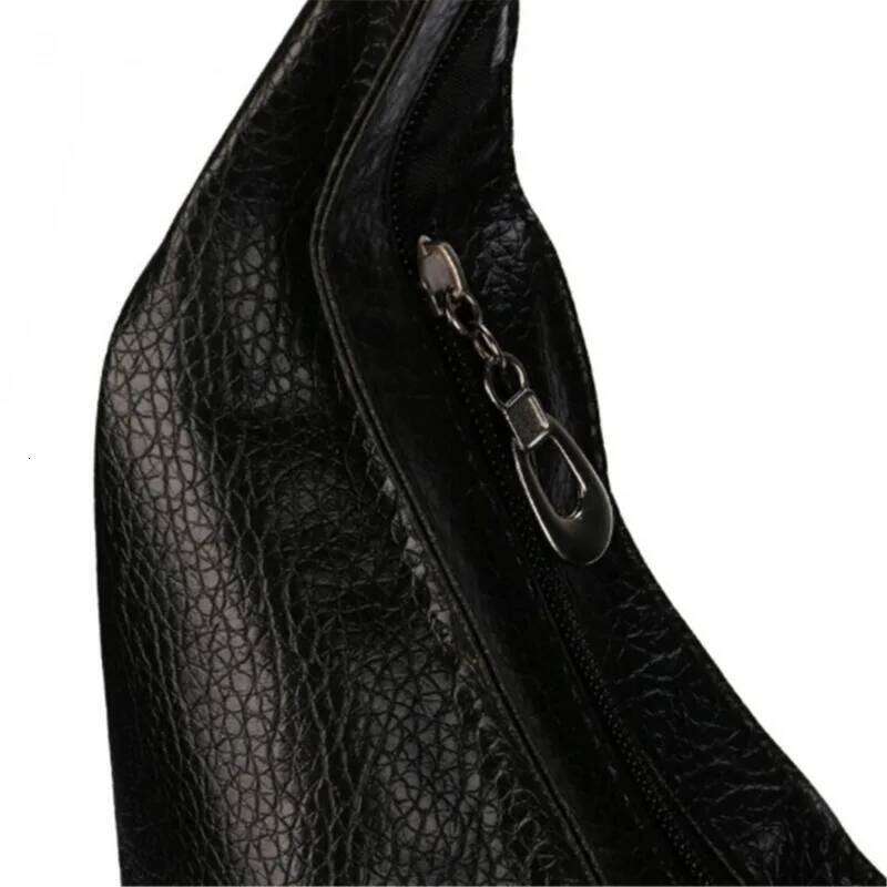 PU Leather Soft Handbag Large Capacity Messenger Bag Black Ladies Shoulder For Women Solid Color Zipper Bags