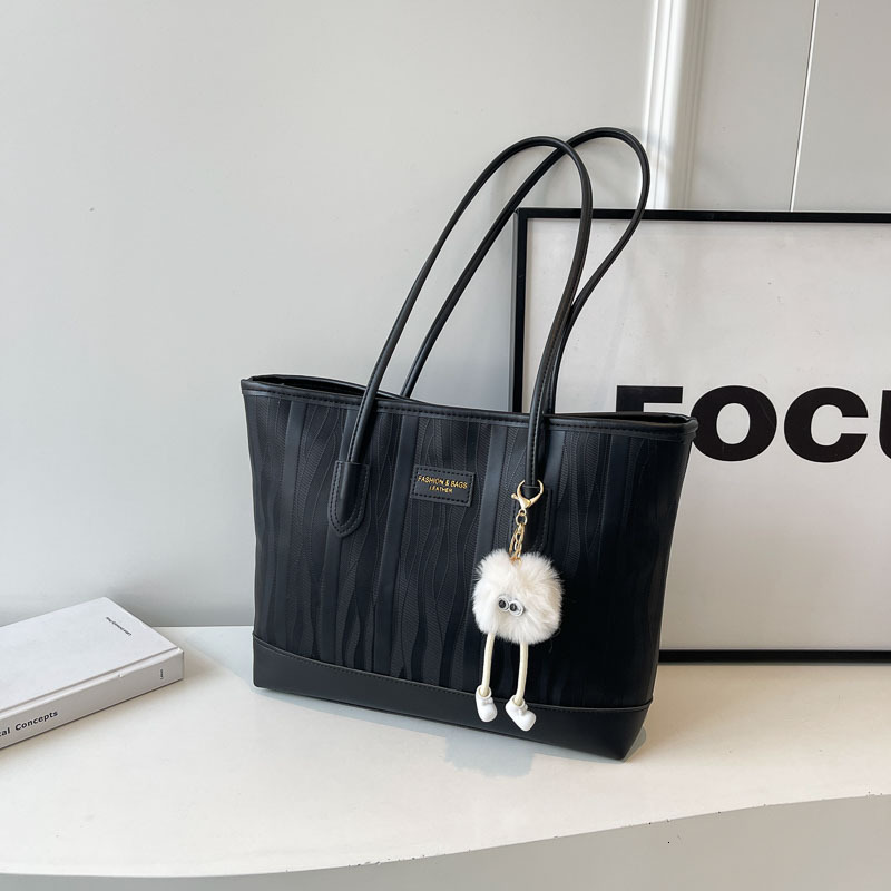 designer Large Capacity Commuter Tote Bag 2025 New Niche Versatile Color-Block Handbag Fashion Simple Shoulder Underarm Bag