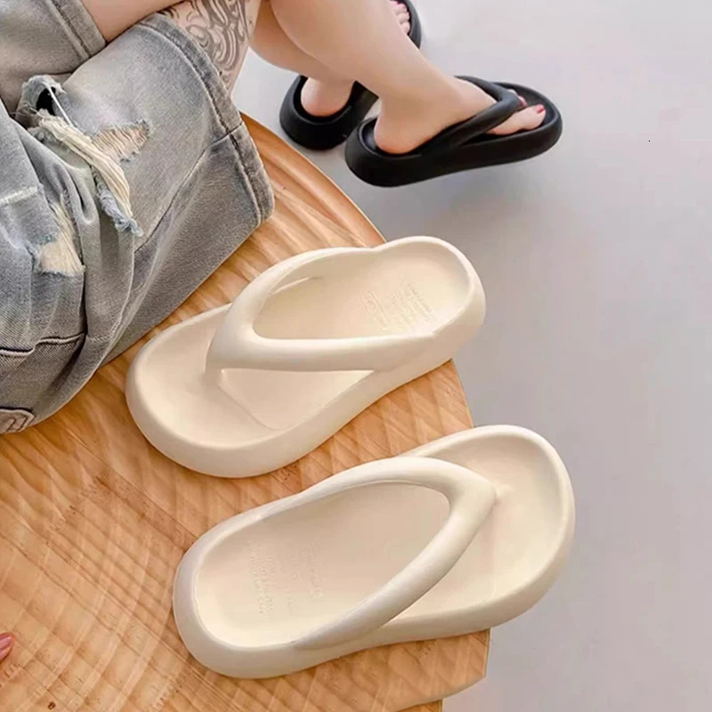 Japanese thick soled flip flops for womens summer outdoor wear 2024 EVA anti slip anti odor height increasing beach shoes 250605