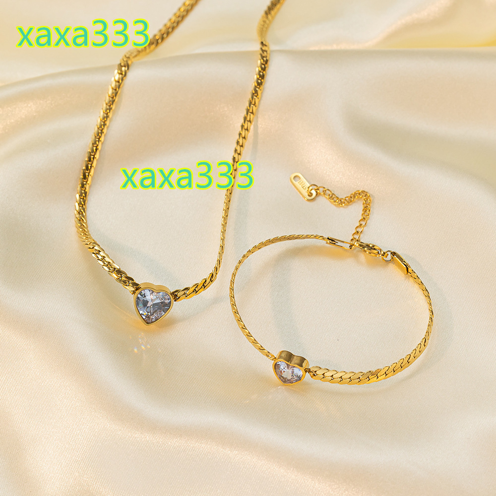 Hot sale shiny diamond gold heart-shaped Cuban bracelet 925 silver Cuban chain style heart-shaped necklace jewelry set