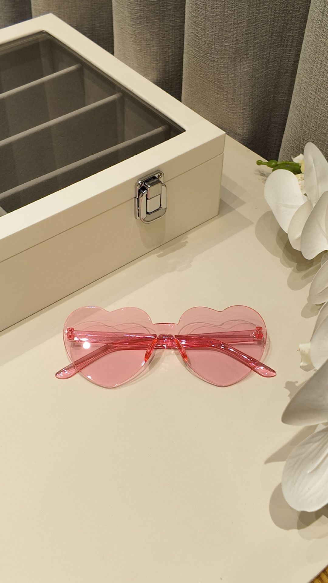 Jelly for Women Street Style Trendy Heart Glasses Photo Cute Funny Sunglasses