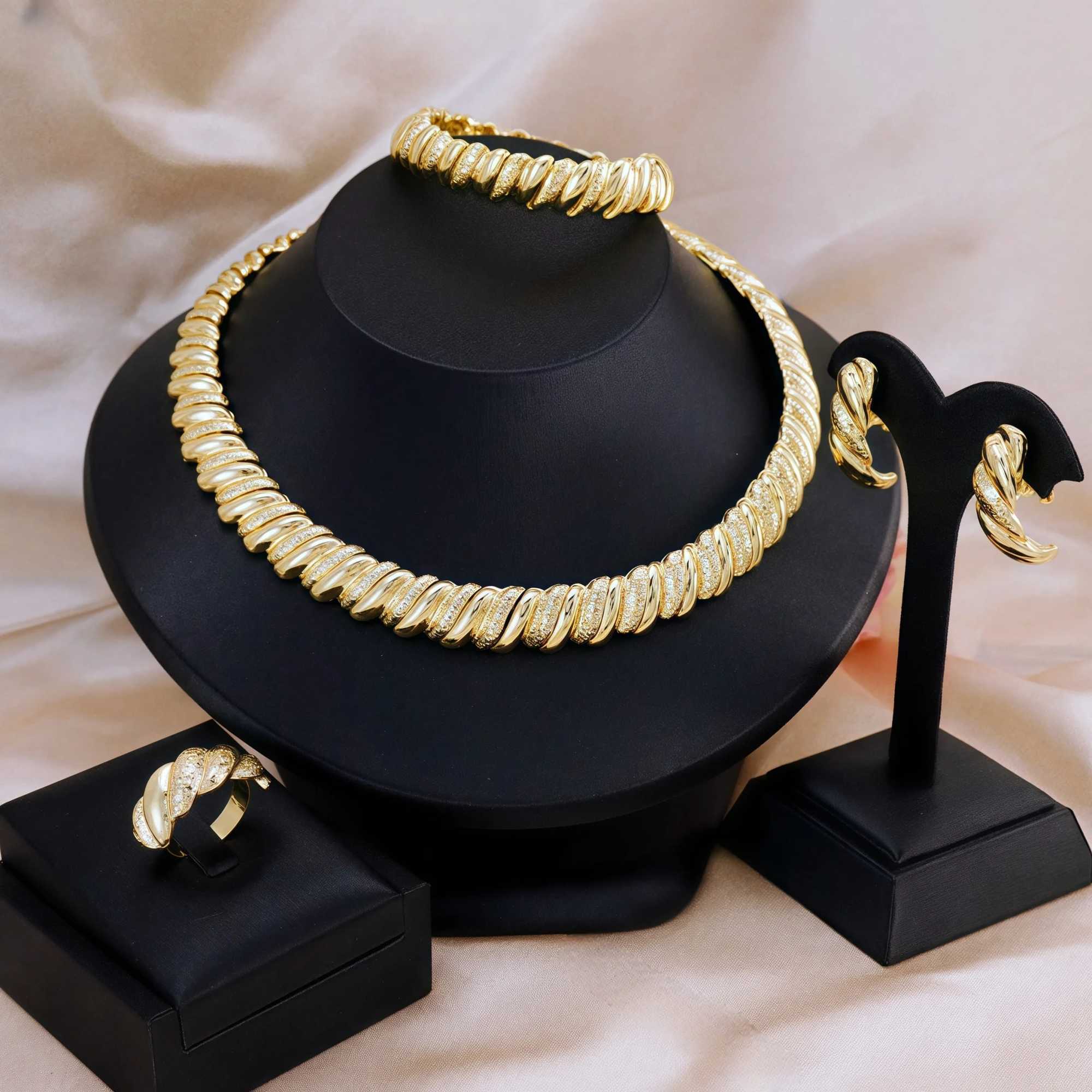 5pcs Golden Vintage Necklace Earrings And Ring A Jewelry Set For Womens Wedding Brides Z250607