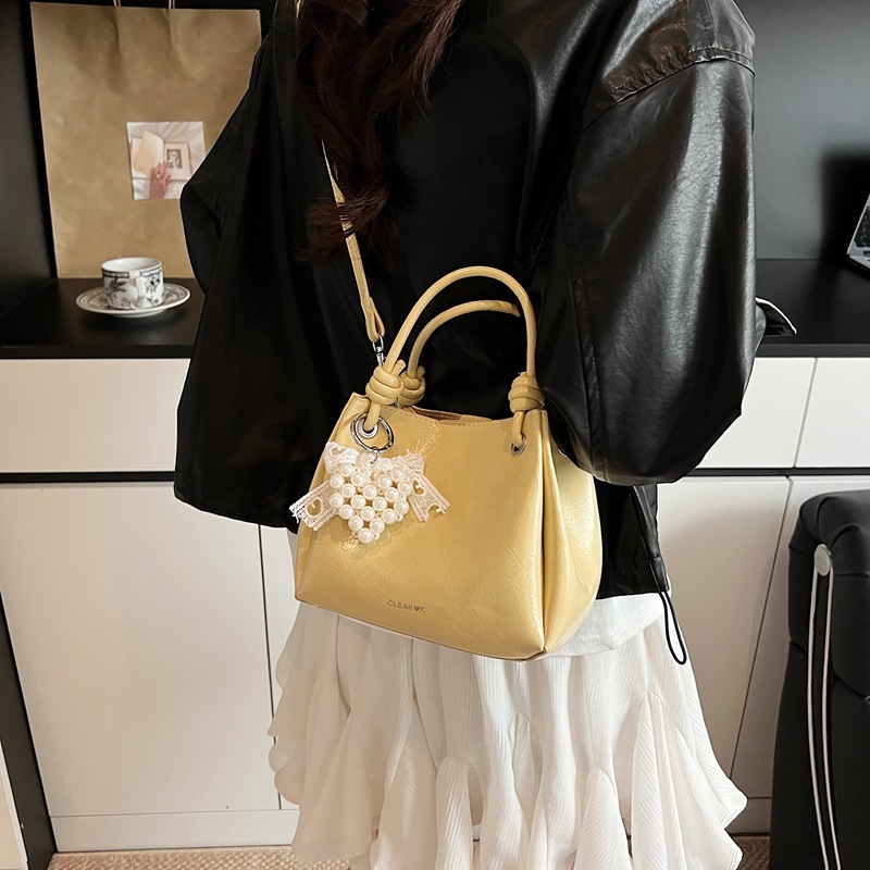 designer Niche Design Fashion Handbag for Women 2025 New Retro Trendy Casual Shoulder Bag Versatile Crossbody Bucket Bag