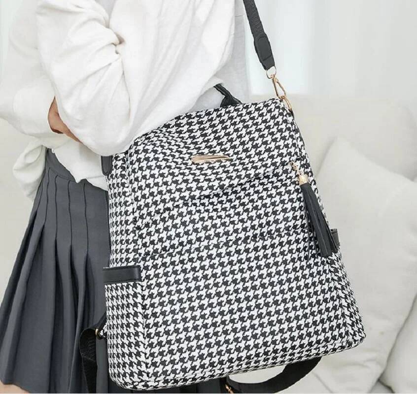 2025 New Korean Fashion Printed Anti Theft Travel Backpacks Women's Large Capacity Shoulder Bags Tassels Designer Totes Backpack