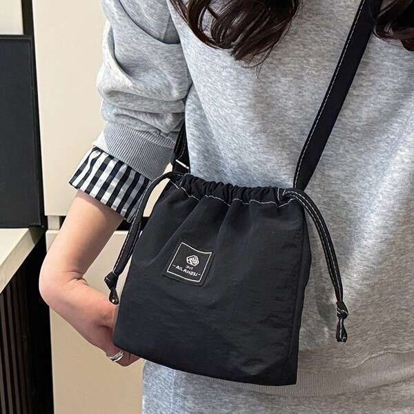 2025 Spring New Fashionable Niche Design Small Square Trendy Casual Textured Women's Shoulder Crossbody Bag