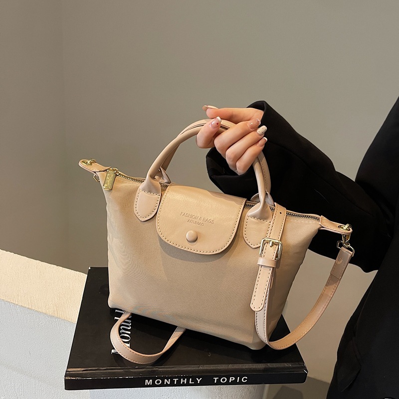 Free Shipping Light Luxury Luxury Casual High-end Bag Women's Designer Bags 2024 New Lightweight Nylon Dumpling Bag Commuter Crossbody Bag