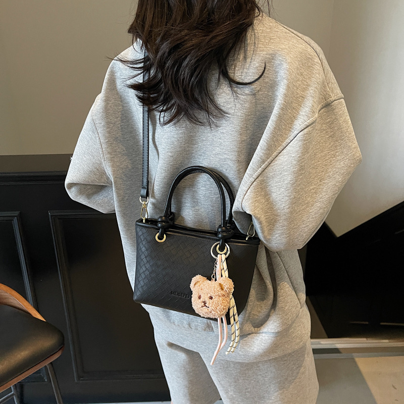 designer High-End Handbag for Women 2025 New Spring Summer Trendy Crossbody Bucket Bag Textured Versatile Shoulder Bag