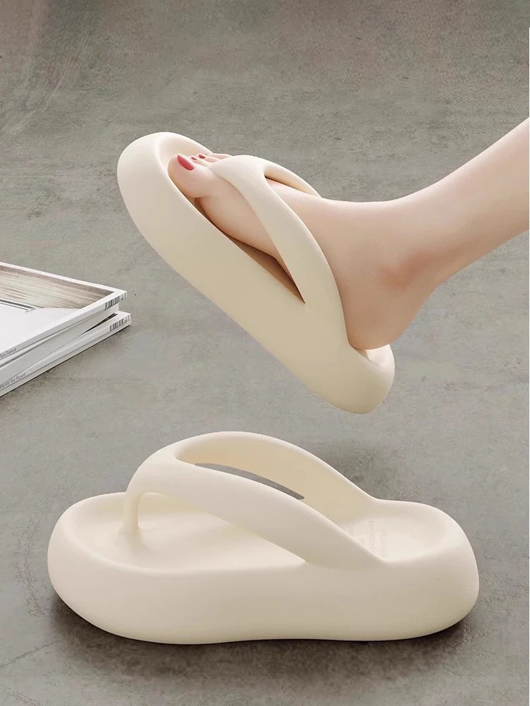 Japanese thick soled flip flops for womens summer outdoor wear 2024 EVA anti slip anti odor height increasing beach shoes 250605