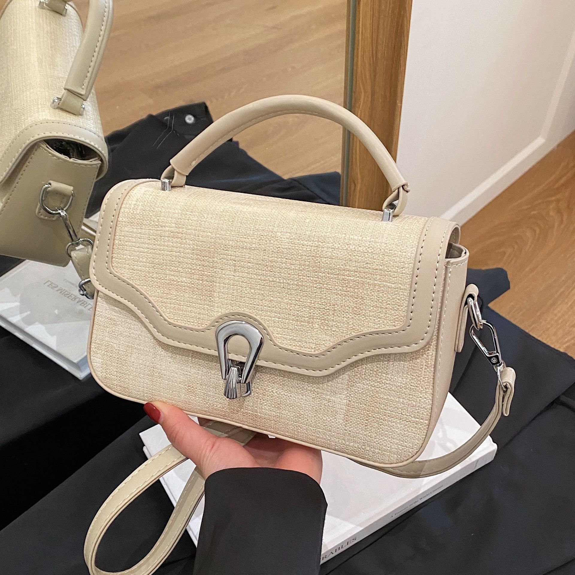 designer High-end Small Bag for Women 2025 New Fashion Versatile Small Square Bag Casual Simple Shoulder Crossbody Bag for Women