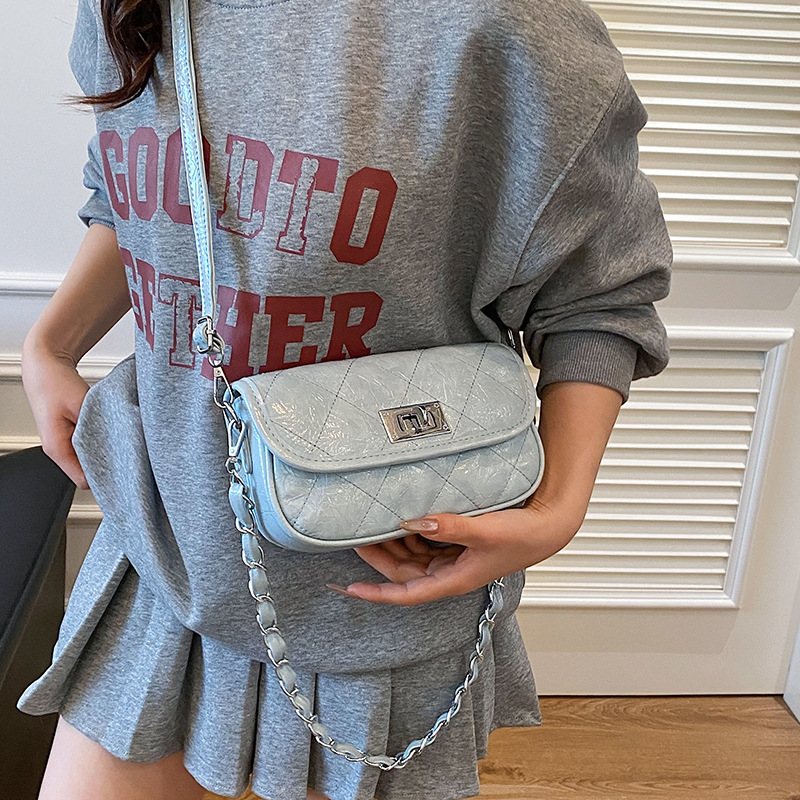 designer Quilted Embroidered Small Bag for Women 2025 New Fashion Versatile Underarm Small Square Bag Trendy Casual Chain Crossbody Bag