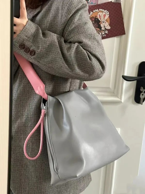 Fashion Soft Leather Shoulder Bag High Quality Solid Color Cotton SOFT Casual WOMEN Zipper Hand Bags for Women 250606