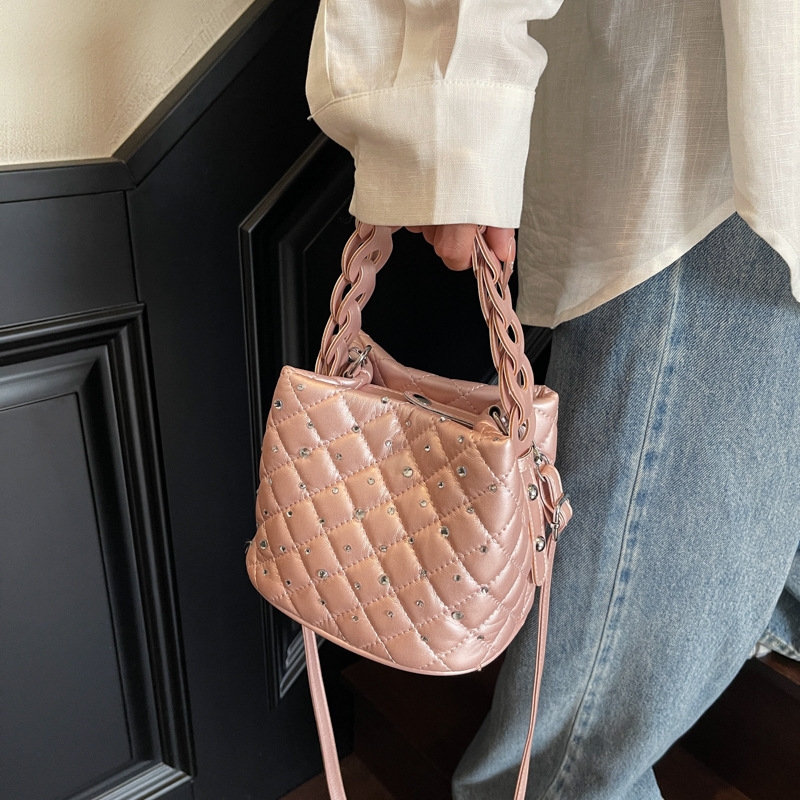 designer Korean Style Fashion Woven Handbag for Women 2025 New Simple Quilted Diamond-Encrusted Bucket Bag Versatile Crossbody Bag