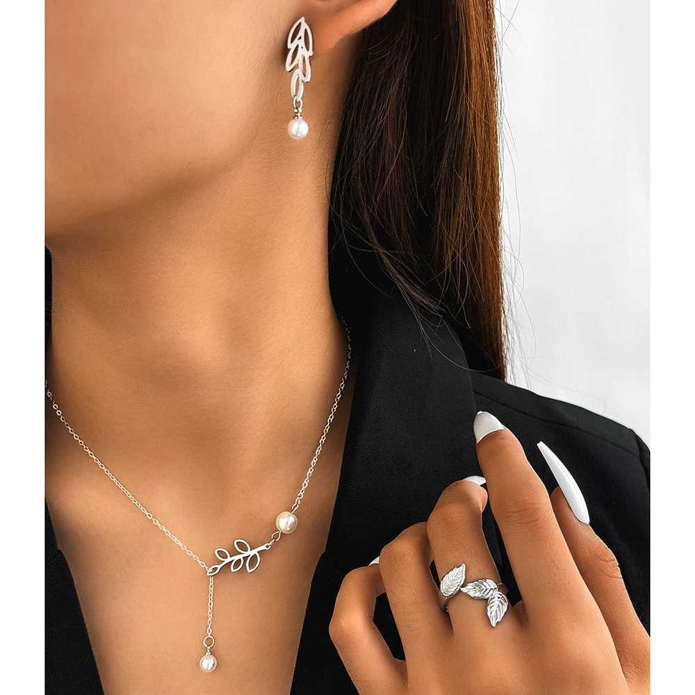 Stainless Steel Jewelry Set Pearl Earrings Pearl Necklace Adjustable Size Ring Jewelry Set For Women New Style Jewelry Z250607