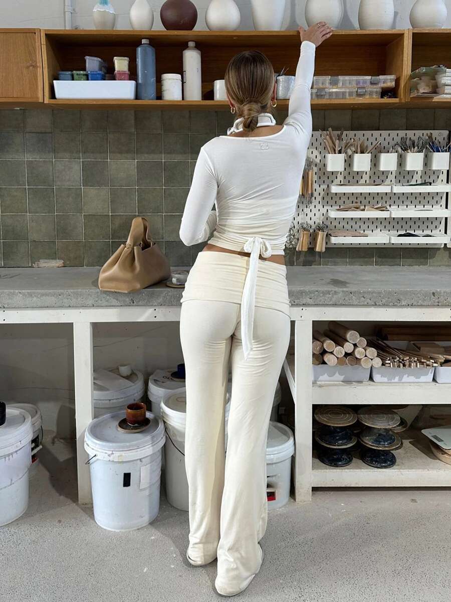 Womens Solid Color V-neck Long Sleeve Yoga Top with Tie-up Front - Seamless Workout Shirt for Fitness and Exercise