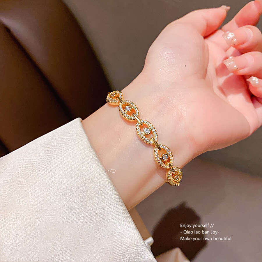 INS hot Luxury Jewelry Designer Bracelet Zircon Round Dia 2025 New Niche Personality Fashion Trendy Bracelet Light High-end Sense Jewelry for Women