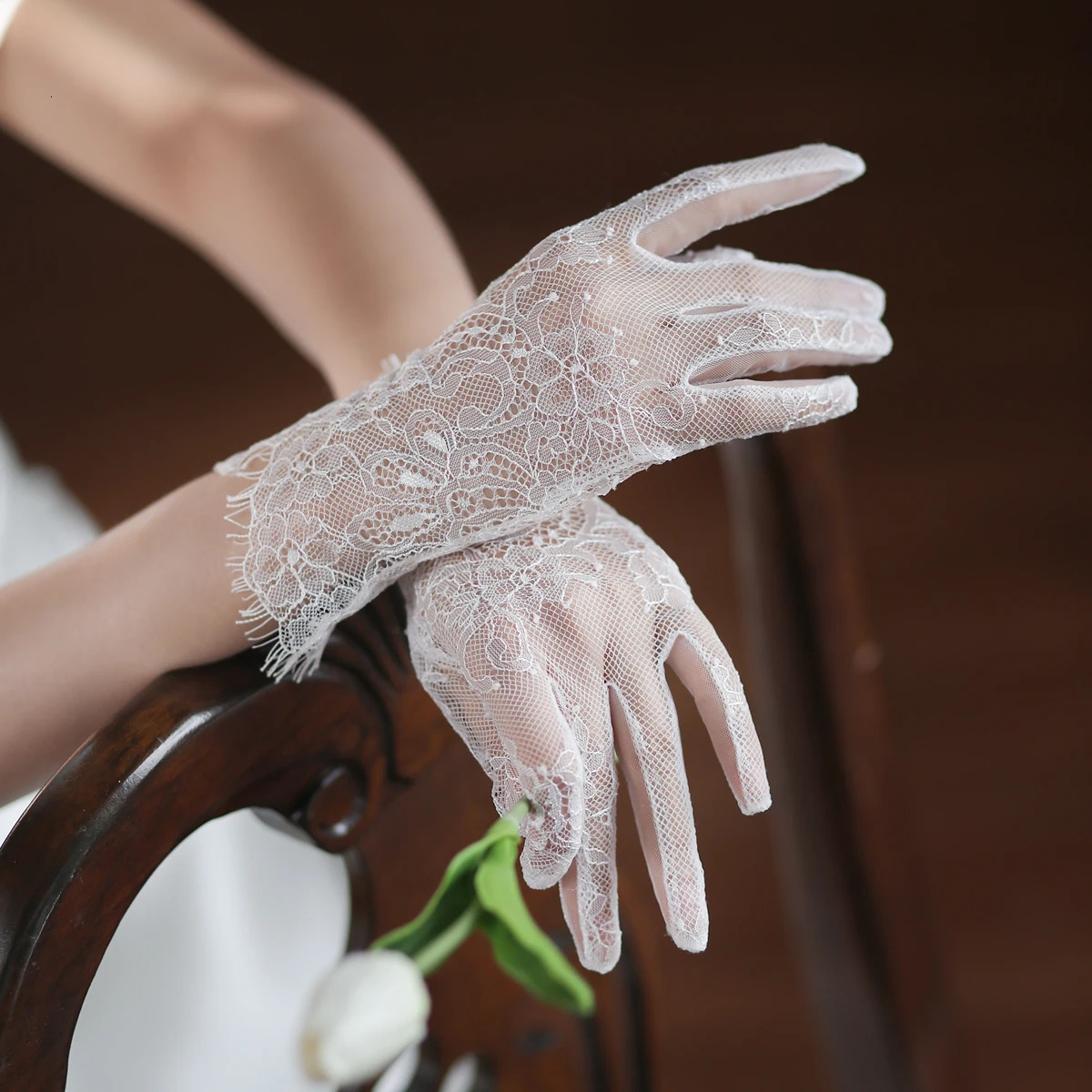 WG062 Wedding Bridal Short White Handmade Gloves Eyelash Lace Wrist Bridesmaid Glove Pageant Prom Perform Handschuh 250603