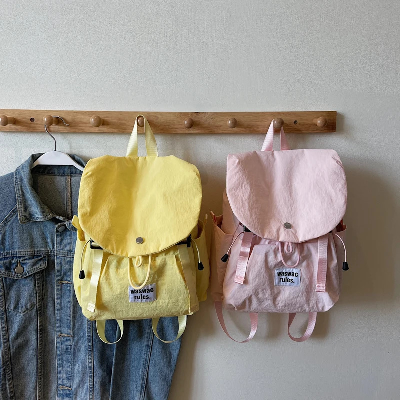 Trendy Womens Canvas Backpack Lightweight Casual Daypack with Front Pocket Fashion School Bag for Teens College Students 250605