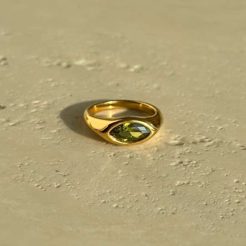 Ladies 18K gold moissanite jewelry 18K gold fashion rings ladies jewelry