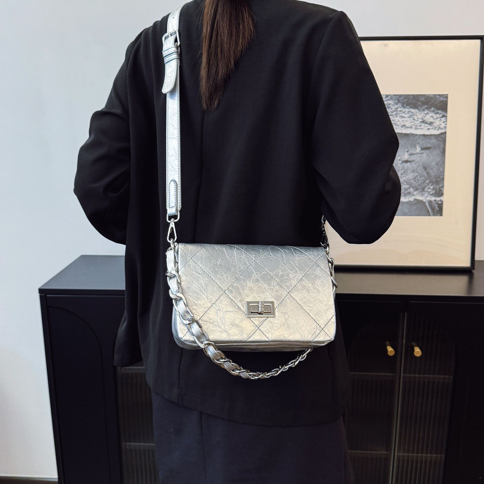 designer Minimalist Textured Stylish Small Bag 2025 New Quilted Chain Handbag Women's Unique Shoulder Crossbody Small Squar