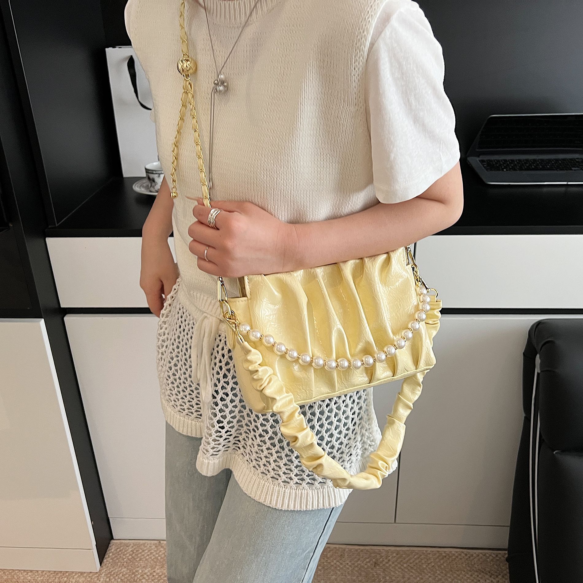 designer High-end Niche Bag for Women Summer 2025 New Fashion Chain Crossbody Bag Women's Pleated Cloud Underar