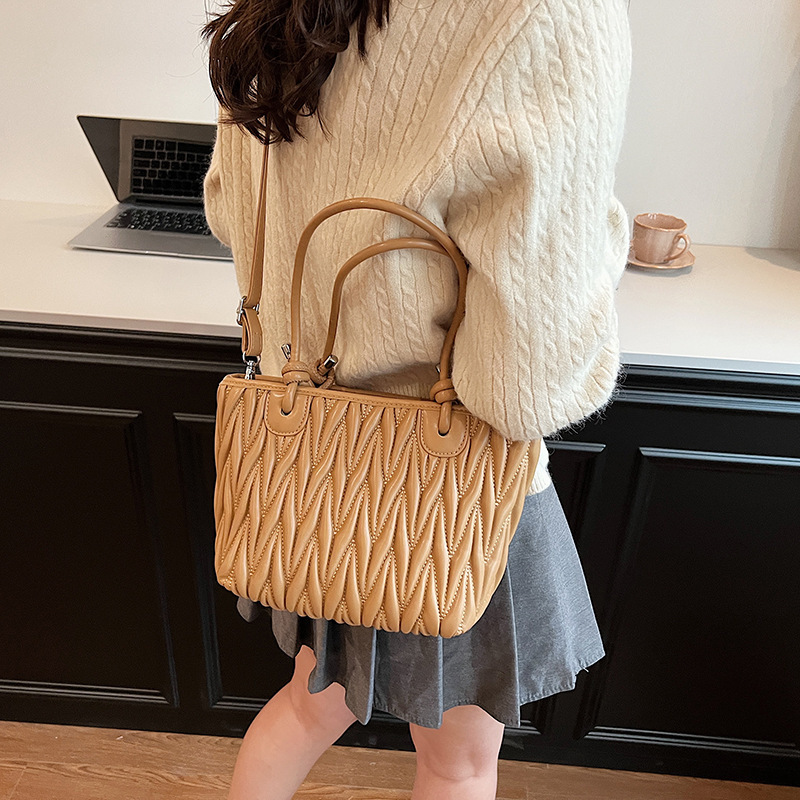designer High-End Wrinkled Small Bag for Women 2025 New Trend Versatile Crossbody Bag Fashion Casual Handbag Bucket Bag