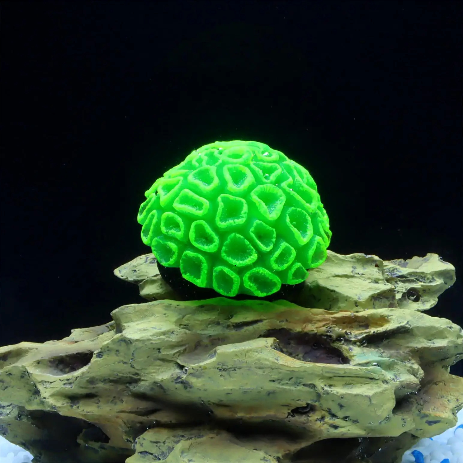 1 Piece istic Fluorescent Brain Coral Decoration - Vibrant Glowing Artificial Coral Decoration for Aquarium Fish Tank - 250604