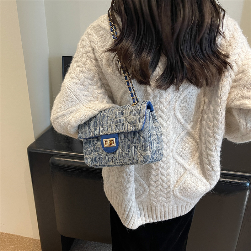designer Quilted Chain Underarm Bag for Women 2025 New Trendy Texture Autumn Winter Denim Versatile Shoulder Crossbody Small Square Bag