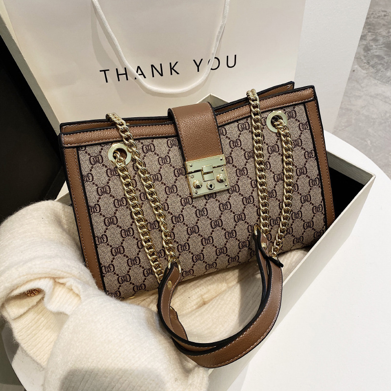 Free Shipping Designer Bag Advanced Sense Tote 2025 New Large Capacity Fashion Chain Handbag Versatile Style Single Shoulder Diagonal Straddle Women&#