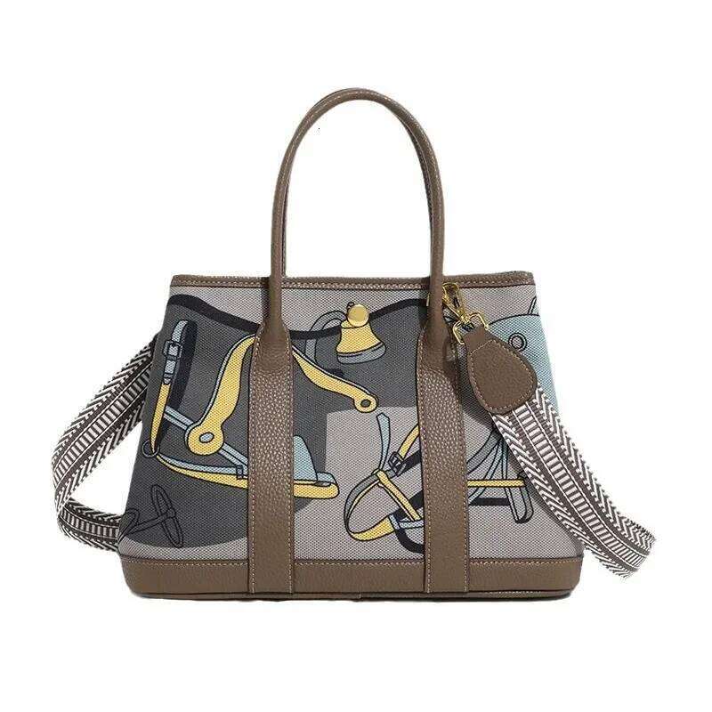 Classic Vintage Style Canva Women's Handbag Large Capacity Floral Print Tote Fashionable Shoulder Bag With Internal Pocket