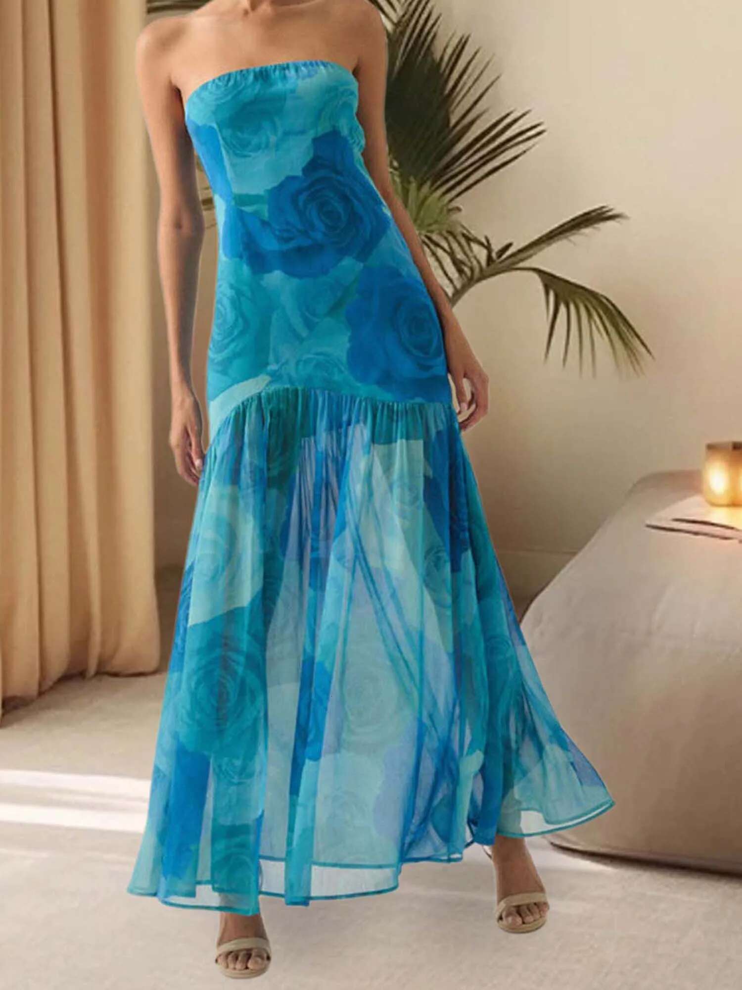 Elegant Black Lace Halter Neck Maxi Dress with Side Slit and Open Back for Evening Party Wedding Prom Clubwear