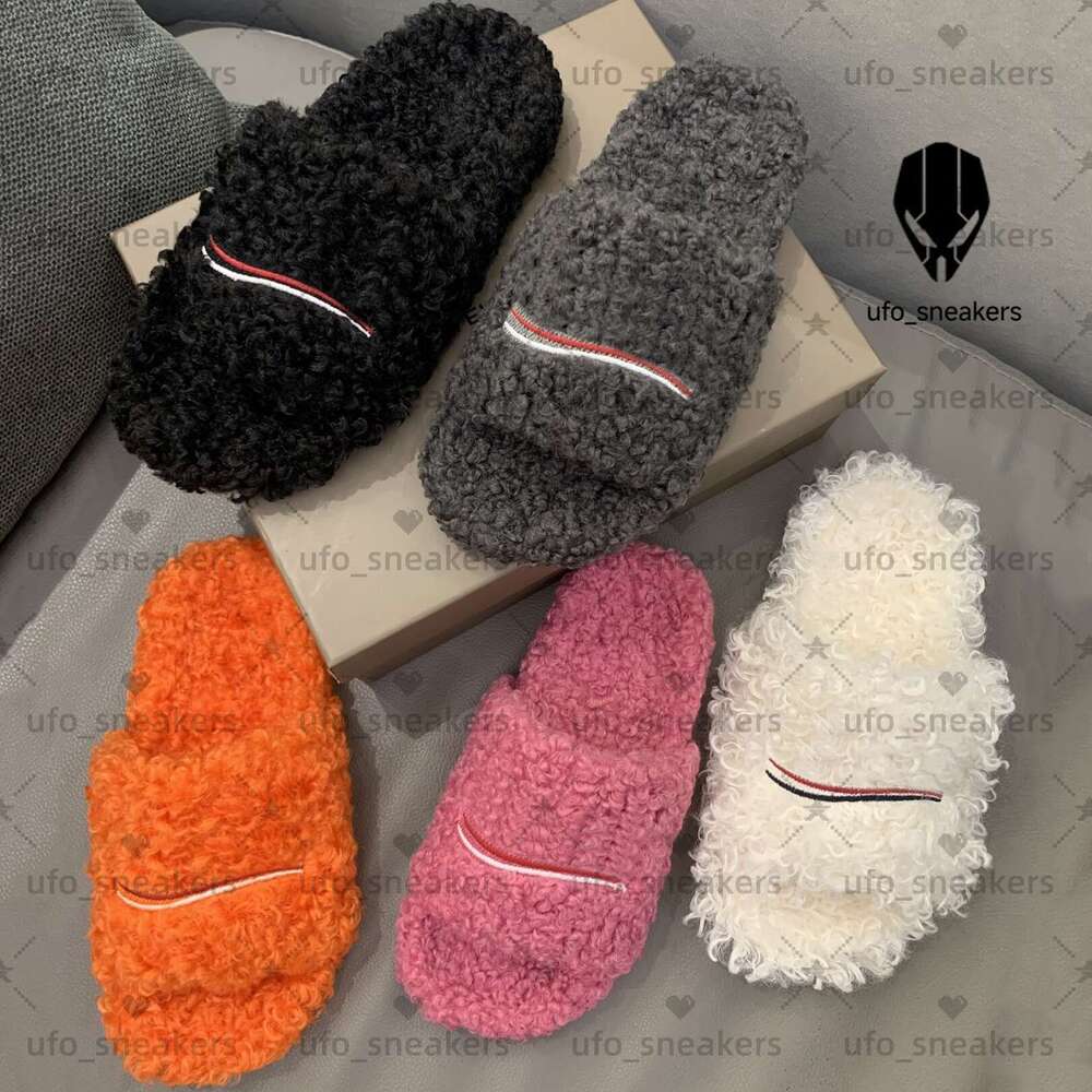 Slides Paris Designer men women Slippers Ladies Wool Winter Fur Fluffy Furry Warm Letters Sandals Comfortable Fuzzy Girl Flip Flop Slipper 35-46