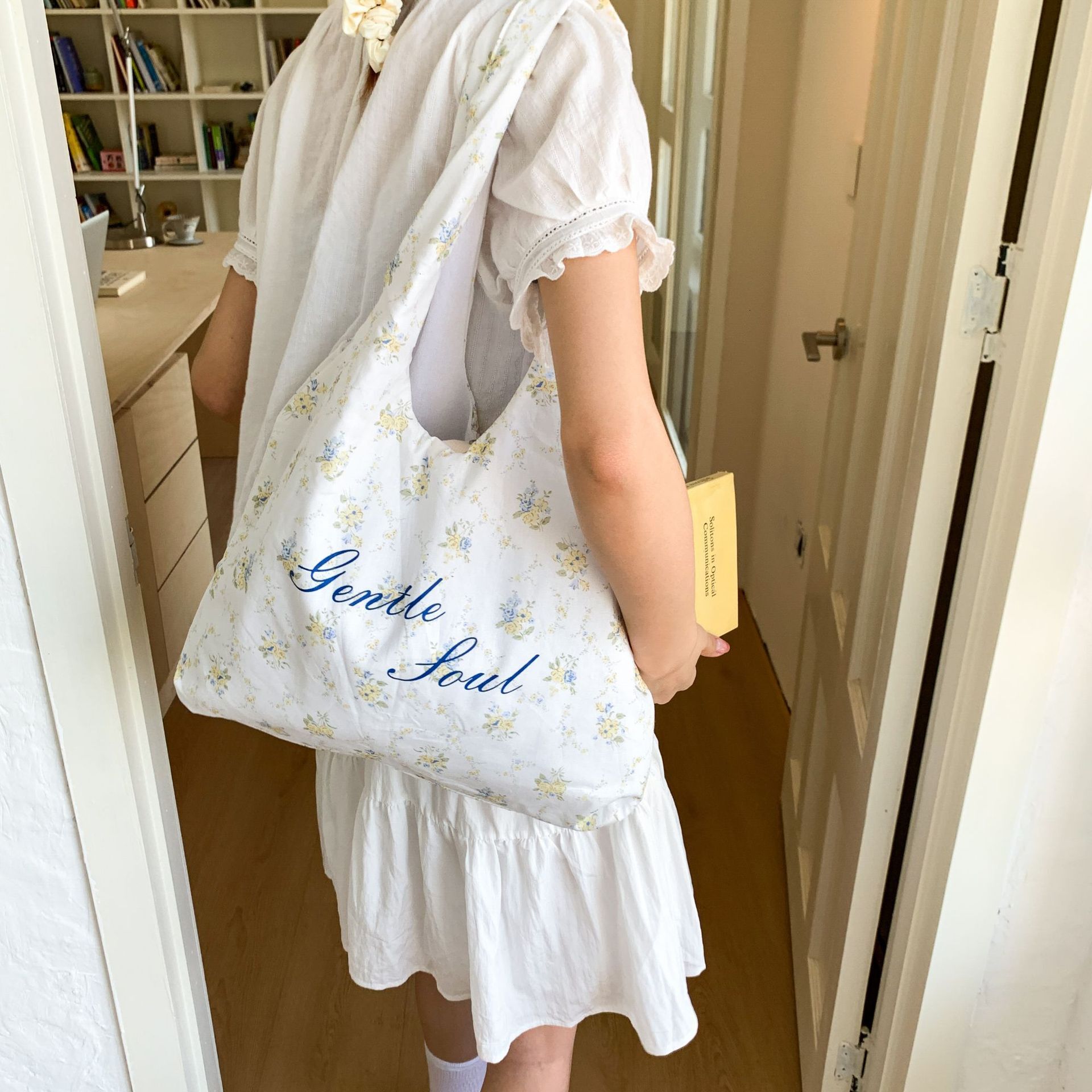 designer Summer Sweet Floral Canvas Underarm Bag for Women Large Capacity Versatile Shoulder Bag 2025 New Simple Tot