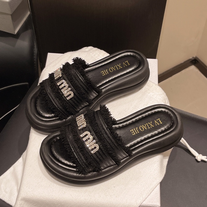 2025 free shipping fashion luxury designer French slippers for women's summer wear, flat bottomed beach sandals black white
