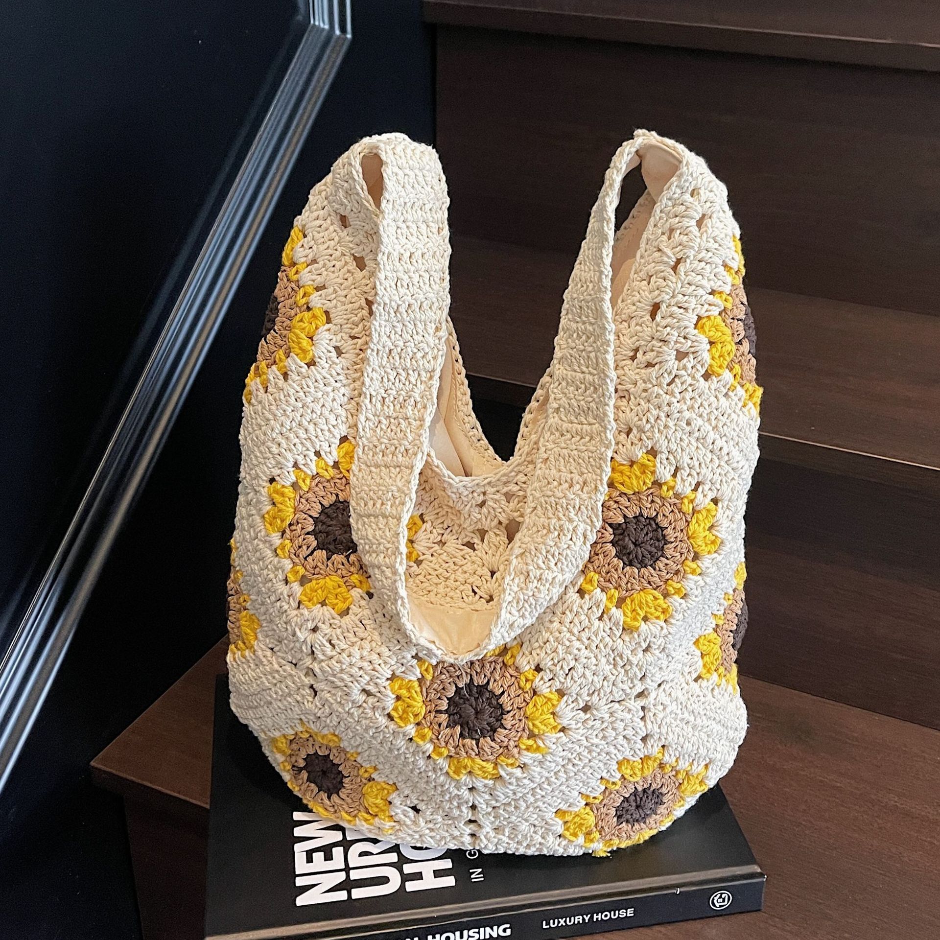 designer Large Capacity Woven Bag 2025 New Hook Flower Shoulder Bag Forest Style Hollow Cotton Beach Bag Vacation Tote Bag