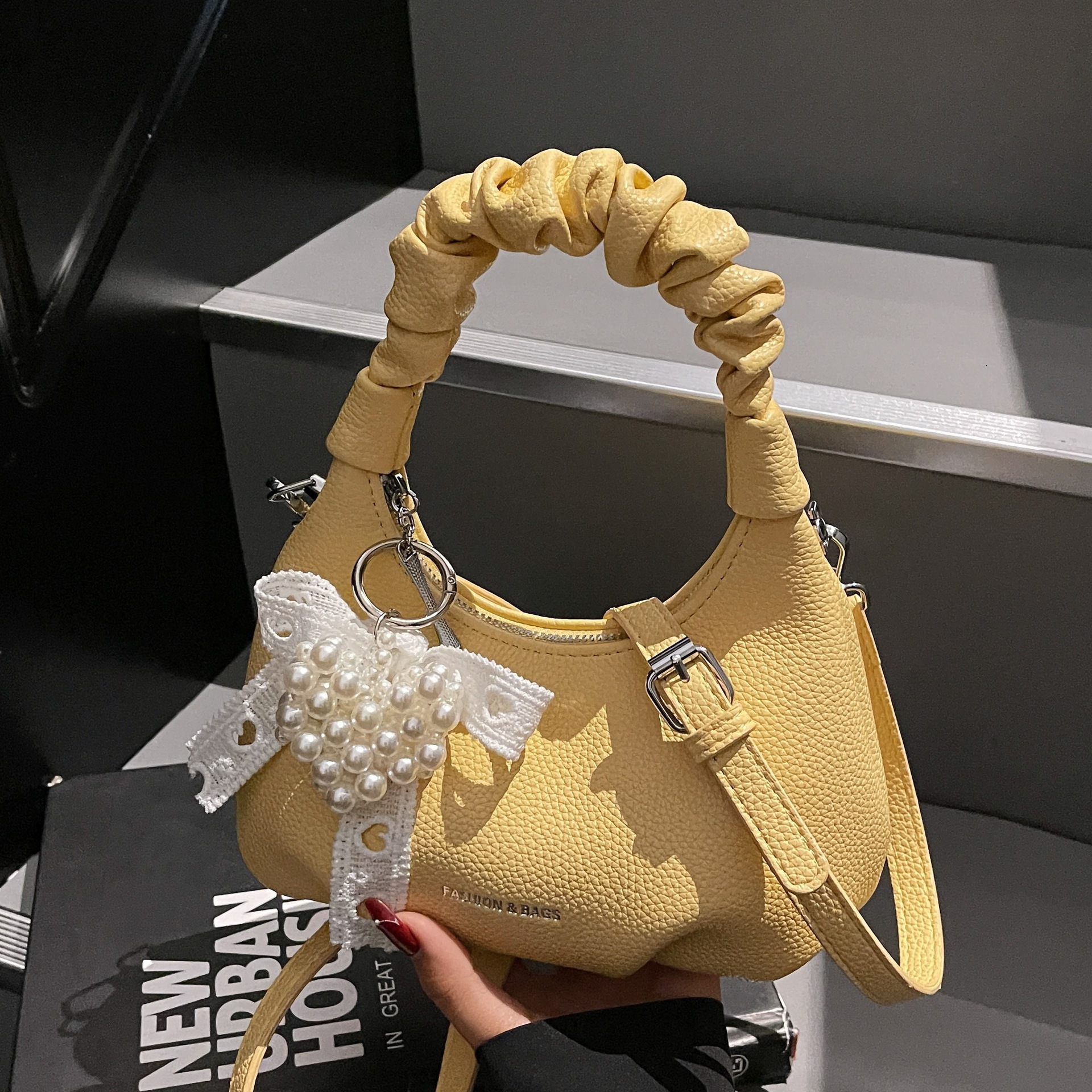 designer Niche Design Pleated Handbag Underarm Women's Bag 2025 Summer New Korean Style Trendy Shoulder Bag High-end Crossbod