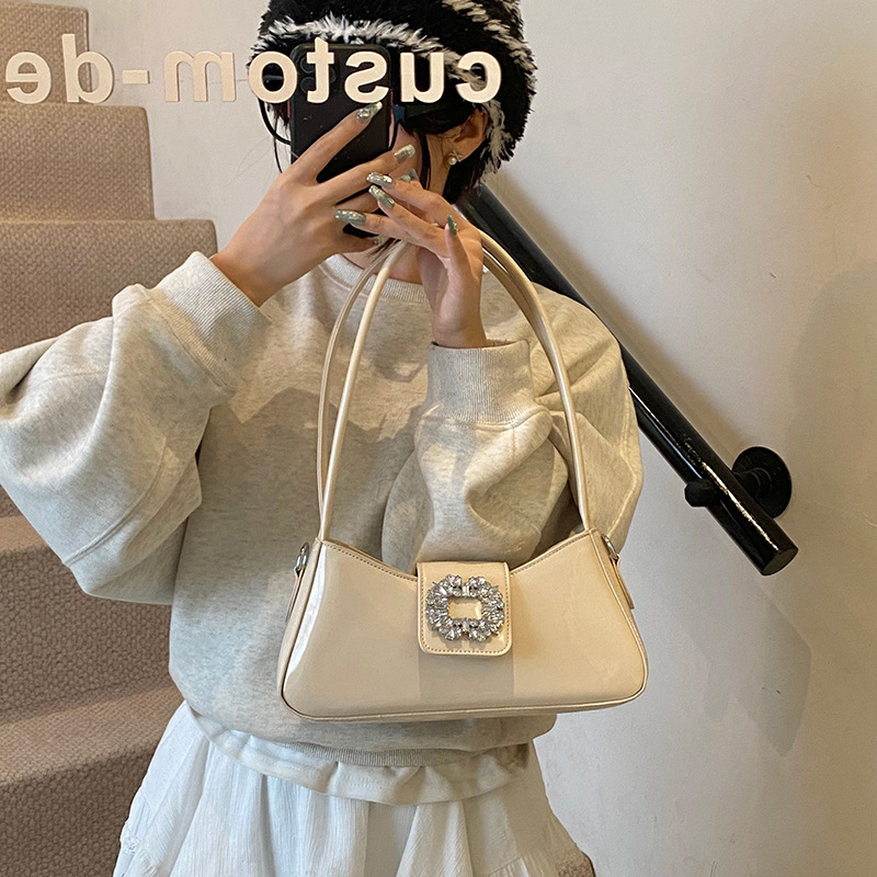 designer High-End Shiny Diamond Small Bag for Women 2025 New Trendy Fashion Patent Leather Glossy Underarm Bag Summer Textured Baguette Bag