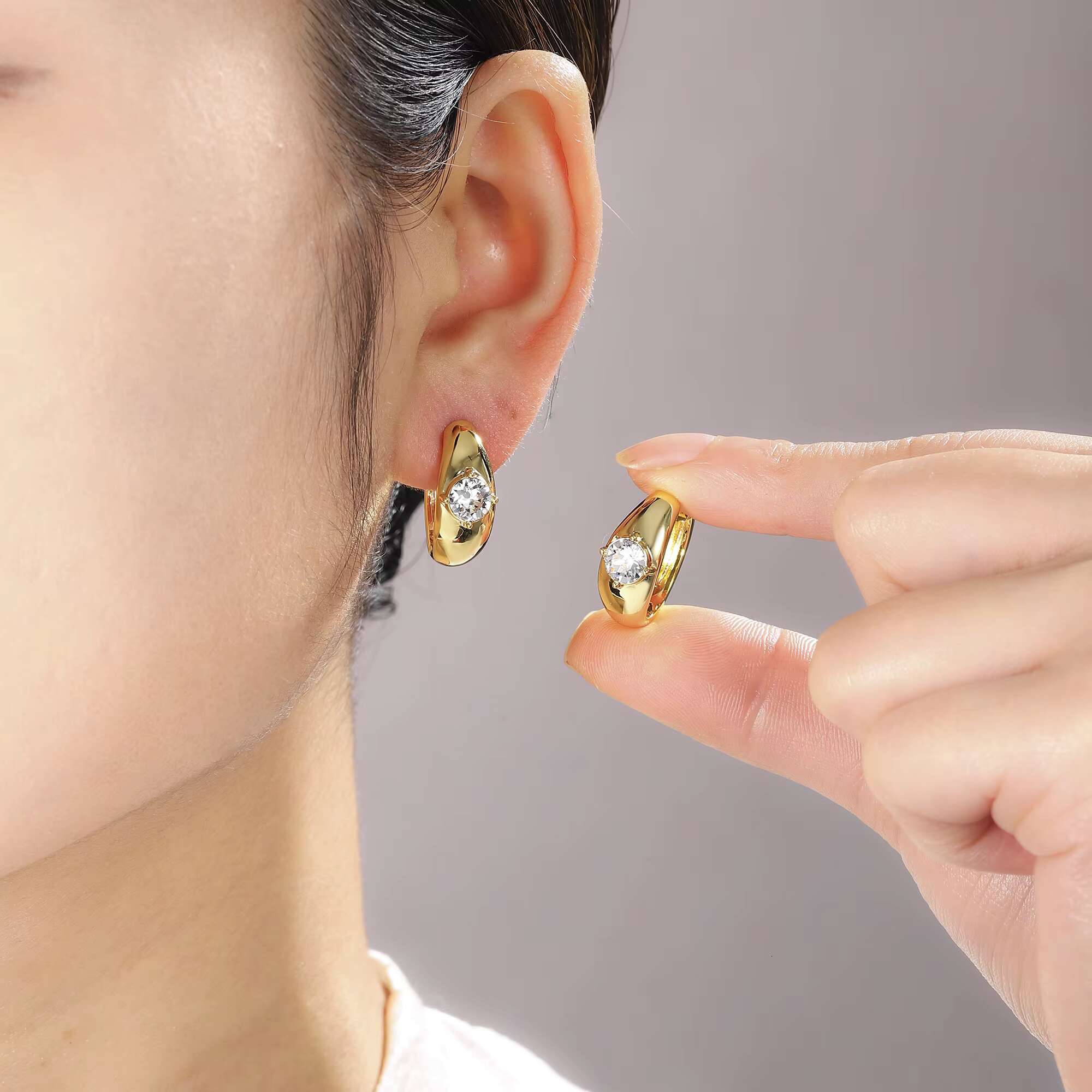 Anniversary gift; Fashion Austrian crystal earrings; 18K gold; white gold; 925 silver; moissanite earrings for