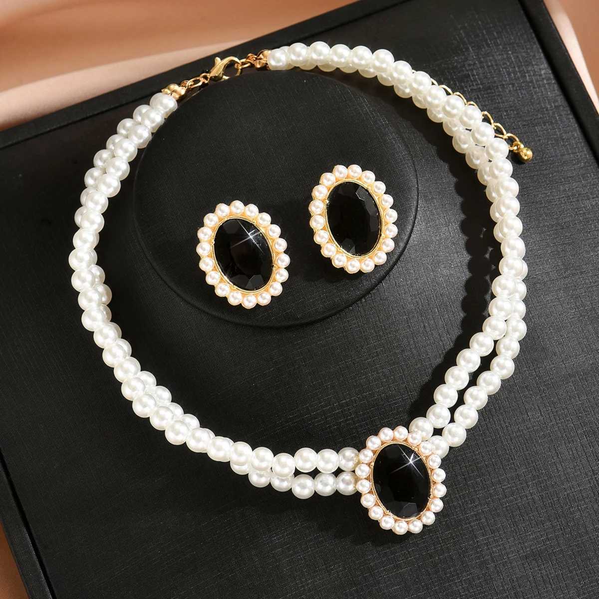 3PC Womens Fashion Imitation Pearl Geometric Set Necklace Earrings Jewelry Set Lightly Designed Holiday Gift Z250607