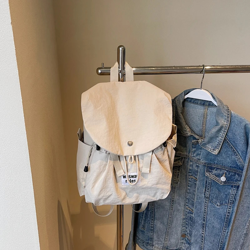 Trendy Womens Canvas Backpack Lightweight Casual Daypack with Front Pocket Fashion School Bag for Teens College Students 250605